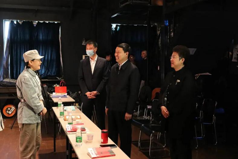 ���ѻ� ��(�й���)���޹�˾����