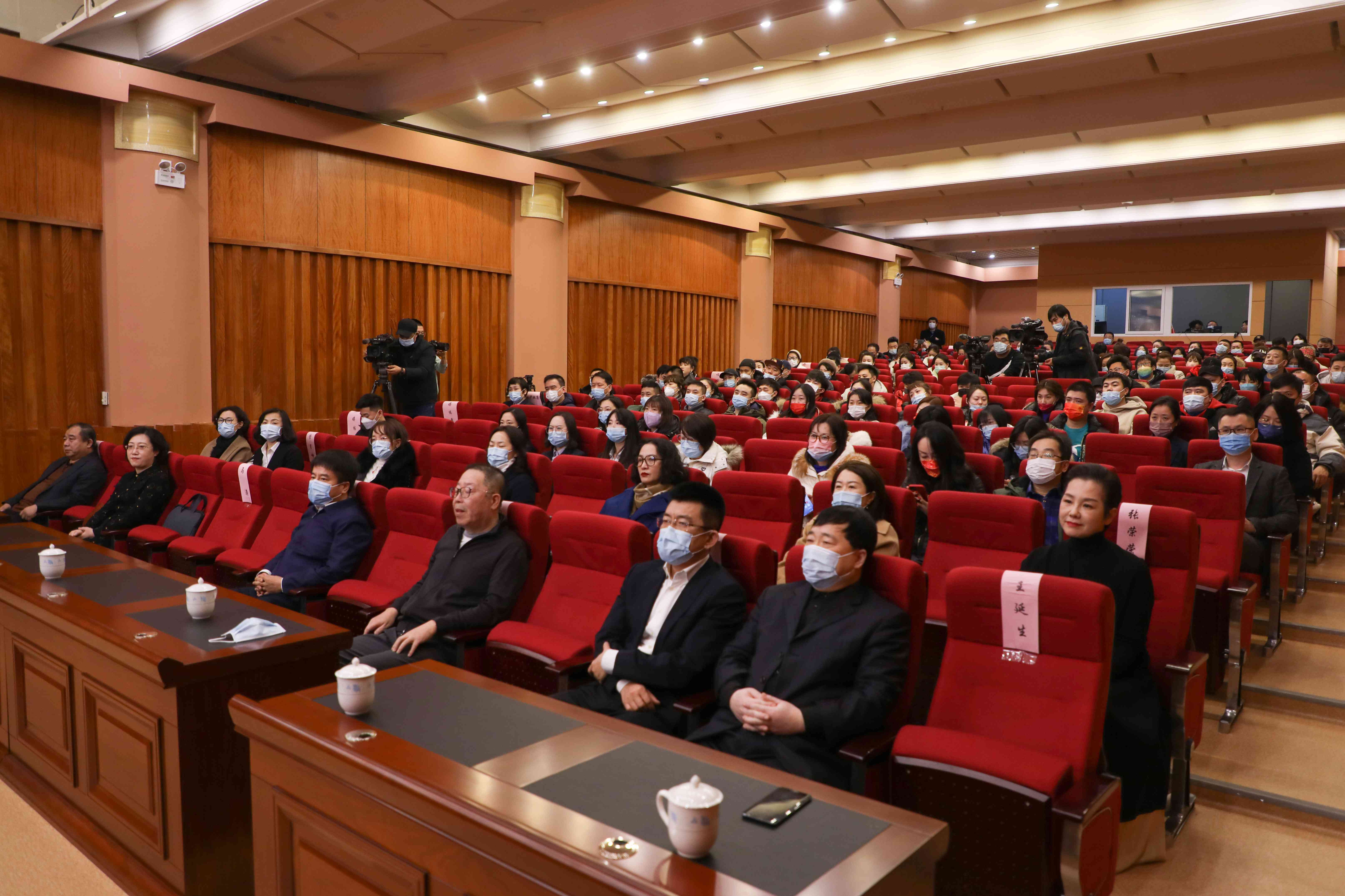 ���ѻ� ��(�й���)���޹�˾����