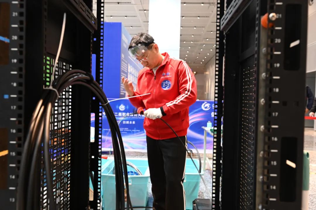 ���ѻ� ��(�й���)���޹�˾����