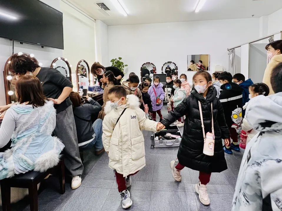 ���ѻ� ��(�й���)���޹�˾����